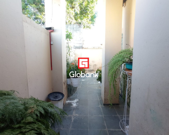 Imagem Casa com 5 Quartos à Venda, 200 m² em Centro - Montes Claros Imagem Casa com 5 Quartos à Venda, 200 m² em Centro - Montes Claros