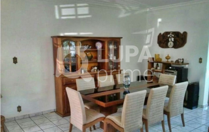 Imagem Casa com 4 Quartos à Venda, 440 m² em Vila Santista - Atibaia Imagem Casa com 4 Quartos à Venda, 440 m² em Vila Santista - Atibaia