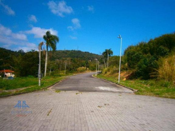 Terreno à Venda, 747 m² em Itacorubi - Florianópolis