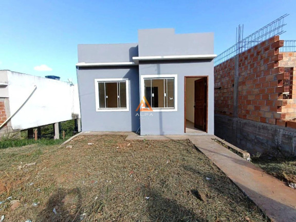 Casa com 2 Quartos à Venda, 93 m²