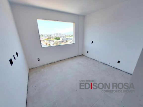 Imagem Apartamento com 2 Quartos à Venda, 76 m² em Capoeiras - Florianópolis