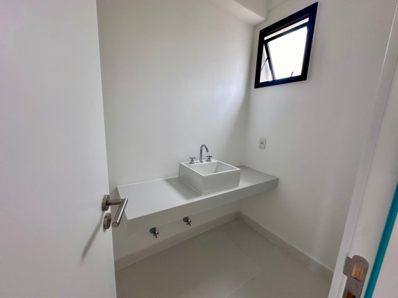 Imagem Casa com 6 Quartos à Venda, 490 m² em Barra Da Tijuca - Rio De Janeiro Imagem Casa com 6 Quartos à Venda, 490 m² em Barra Da Tijuca - Rio De Janeiro