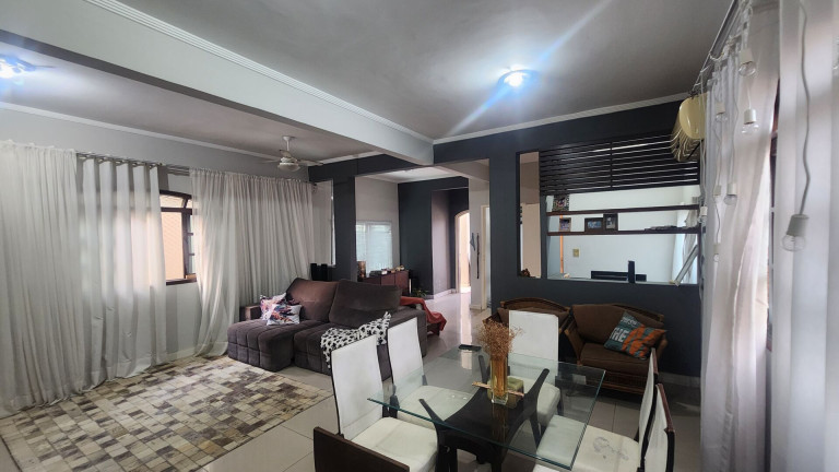 Casa com 3 Quartos à Venda, 186 m² em Vila São Jorge - São Vicente