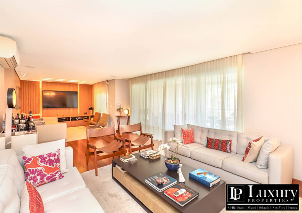 Foto do imóvel Apartamento com 3 Quartos à Venda, 226 m² em Vila Nova Conceição - São Paulo