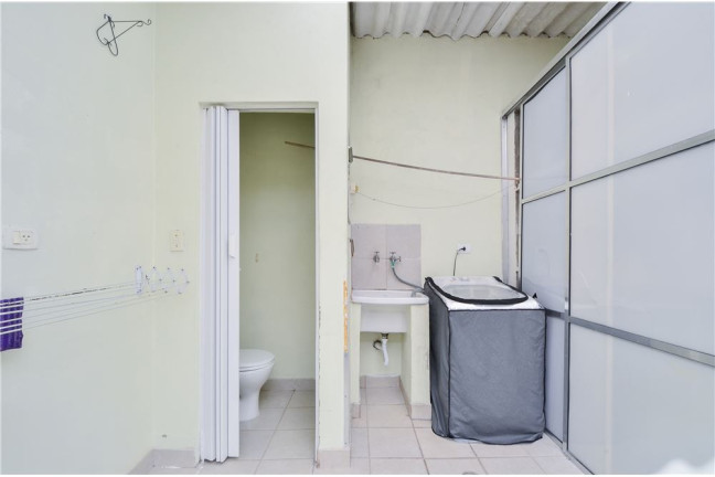 Imagem Casa com 2 Quartos à Venda,  em Granja Julieta - São Paulo