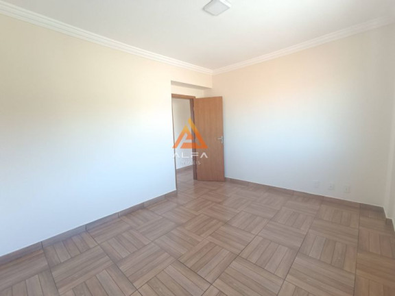 Imagem Cobertura com 3 Quartos à Venda, 147 m²