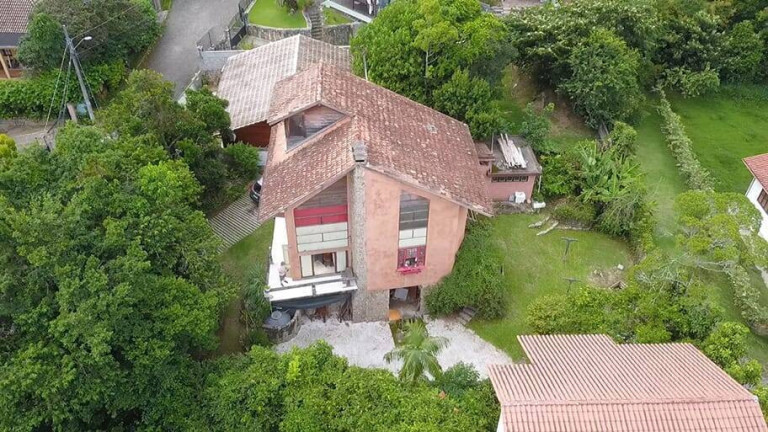 Imagem Casa com 3 Quartos à Venda, 220 m² em Cacupé - Florianópolis Imagem Casa com 3 Quartos à Venda, 220 m² em Cacupé - Florianópolis