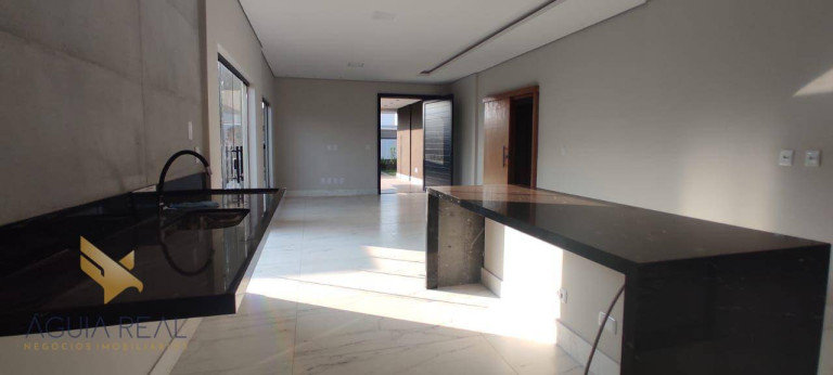Imagem Casa com 3 Quartos à Venda, 173 m² em Centro - Sidrolândia