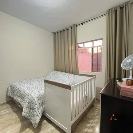 Imagem Casa com 3 Quartos à Venda, 70 m²