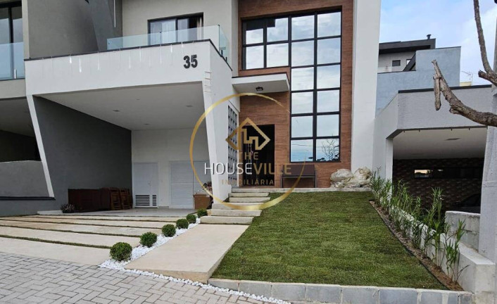 Casa à Venda,  em São José Dos Campos
