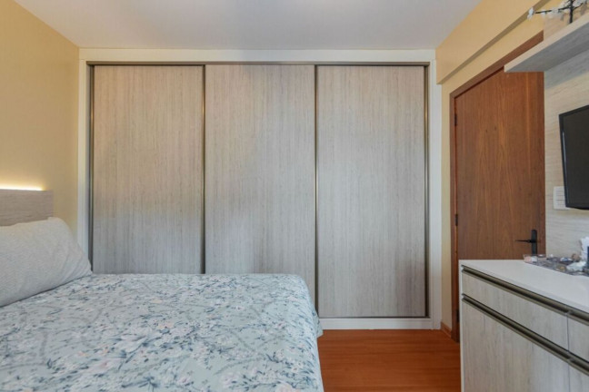 Imagem Imóvel com 2 Quartos à Venda, 63 m² em Menino Deus - Porto Alegre Imagem Imóvel com 2 Quartos à Venda, 63 m² em Menino Deus - Porto Alegre