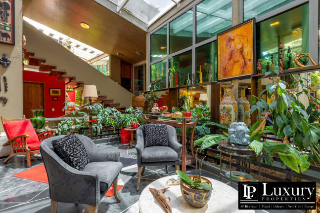 Imagem Casa com 3 Quartos à Venda, em Jardim Guedala - São Paulo Imagem Casa com 3 Quartos à Venda, em Jardim Guedala - São Paulo