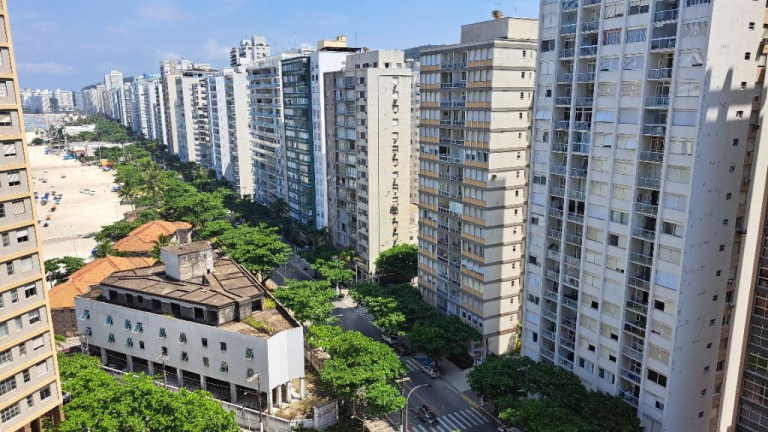 Apartamento com 3 Quartos para Alugar, 120 m² em Pitangueiras - Guarujá