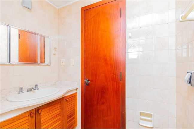 Imagem Imóvel com 2 Quartos à Venda, em Auxiliadora - Porto Alegre Imagem Imóvel com 2 Quartos à Venda, em Auxiliadora - Porto Alegre