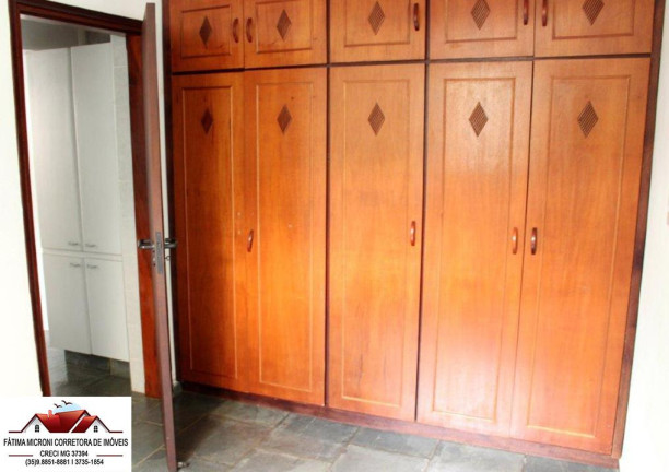 Imagem Casa com 3 Quartos à Venda, 250 m² em Centro - Caldas Imagem Casa com 3 Quartos à Venda, 250 m² em Centro - Caldas