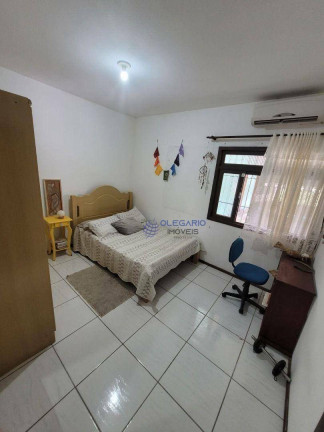 Imagem Casa com 5 Quartos à Venda, 170 m² em Centro - Penha