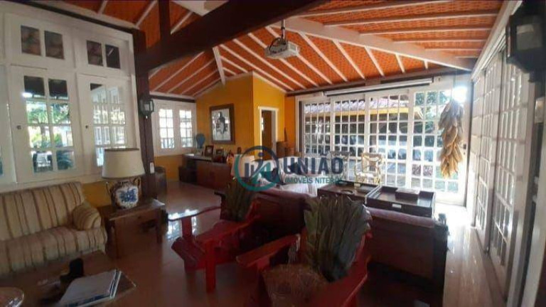 Imagem Casa com 5 Quartos à Venda, 270 m² em Itaipu - Niterói Imagem Casa com 5 Quartos à Venda, 270 m² em Itaipu - Niterói