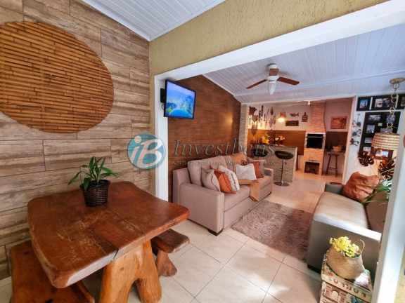 Imagem Sobrado com 3 Quartos à Venda, 125 m² em Capão Raso - Curitiba Imagem Sobrado com 3 Quartos à Venda, 125 m² em Capão Raso - Curitiba