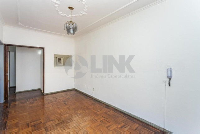 Imagem Apartamento com 3 Quartos à Venda, 81 m² em Santana - Porto Alegre Imagem Apartamento com 3 Quartos à Venda, 81 m² em Santana - Porto Alegre