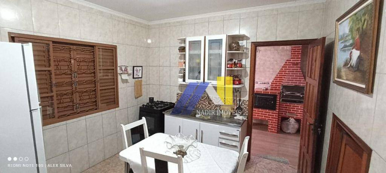 Imagem Casa com 3 Quartos à Venda, 265 m² em Centro - Pouso Alegre Imagem Casa com 3 Quartos à Venda, 265 m² em Centro - Pouso Alegre