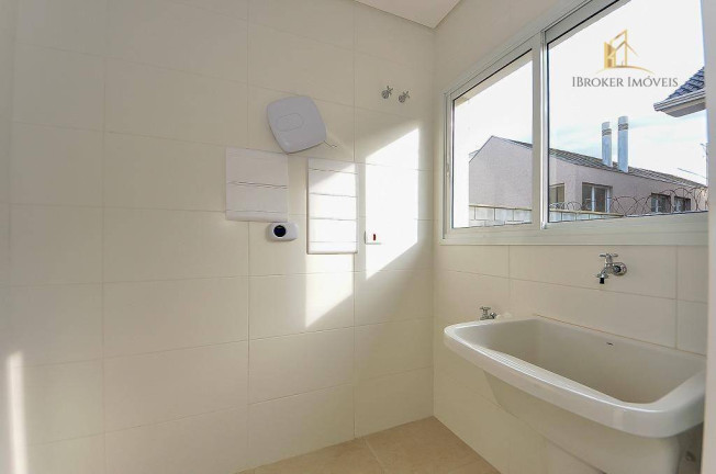 Imagem Sobrado com 3 Quartos à Venda, 121 m² em Xaxim - Curitiba Imagem Sobrado com 3 Quartos à Venda, 121 m² em Xaxim - Curitiba