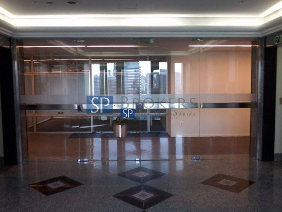 Sala Comercial à Venda ou Locação, 775 m² em Butantã - São Paulo