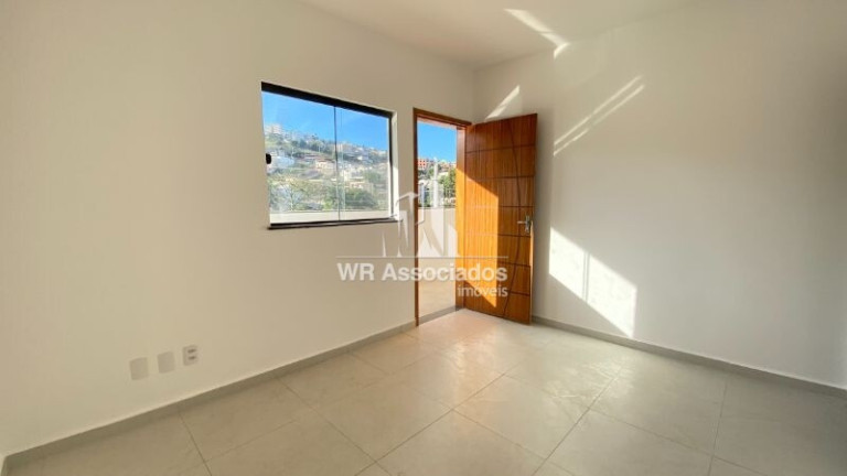 Imagem Casa com 3 Quartos à Venda, 217 m²