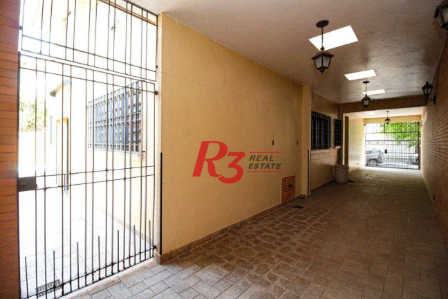 Imagem Sobrado com 3 Quartos para Alugar, 230 m² em Gonzaga - Santos
