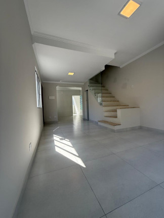 Imagem Casa com 4 Quartos à Venda, 130 m² em Barro Branco - Cotia