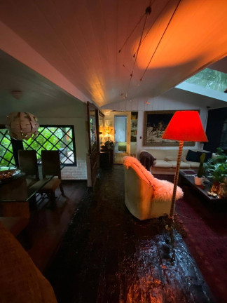Imagem Casa com 2 Quartos à Venda, em Lagoa Da Conceição - Florianópolis Imagem Casa com 2 Quartos à Venda, em Lagoa Da Conceição - Florianópolis