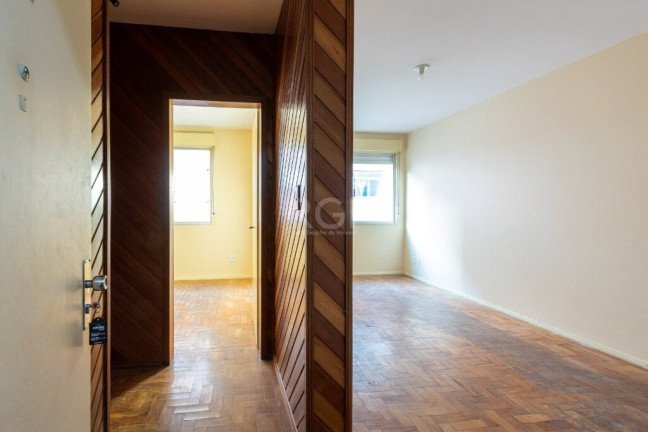 Imagem Imóvel com 2 Quartos à Venda, em Cristal - Porto Alegre Imagem Imóvel com 2 Quartos à Venda, em Cristal - Porto Alegre