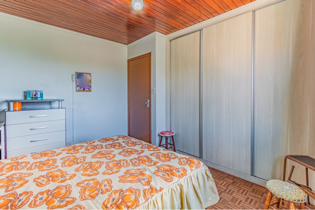 Imagem Casa com 5 Quartos à Venda, 131 m² em Cavalhada - Porto Alegre