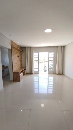 Imagem Casa com 3 Quartos para Alugar, 200 m² em Jardim Leonor - Cotia