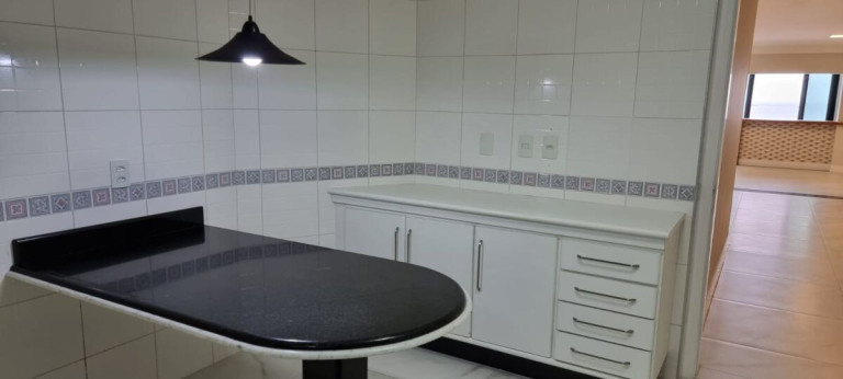Imagem Apartamento com 4 Quartos à Venda, 230 m² em Pitangueiras - Guarujá Imagem Apartamento com 4 Quartos à Venda, 230 m² em Pitangueiras - Guarujá