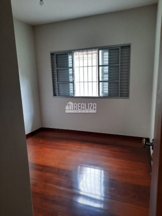 Imagem Casa com 4 Quartos à Venda, 383 m² em Irmãos Soares - Uberaba Imagem Casa com 4 Quartos à Venda, 383 m² em Irmãos Soares - Uberaba