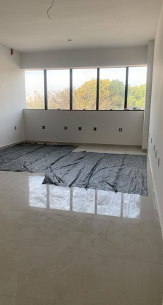 Imóvel Comercial à Venda, 1.680 m² em Esplanada Independência - Taubaté