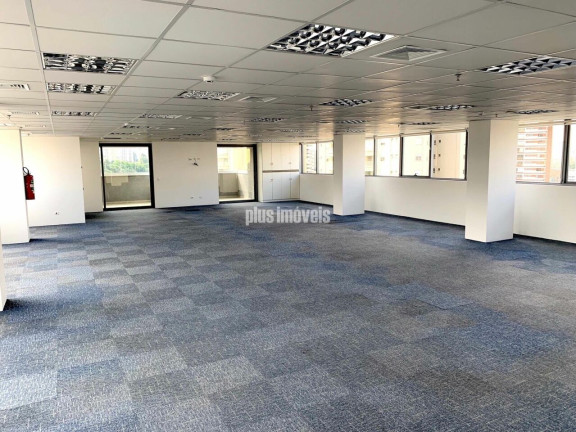 Imóvel Comercial à Venda, 632 m² em  Chácara Santo Antônio - São Paulo