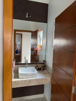 Imagem Casa com 3 Quartos à Venda, 224 m² em Chácaras Aracary - Várzea Paulista