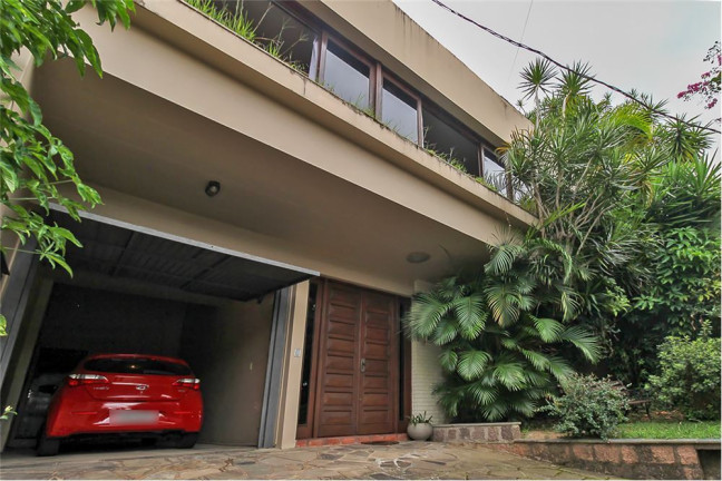 Casa com 3 Quartos à Venda, 252 m² em Boa Vista - Porto Alegre