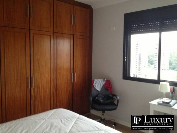 Imagem Apartamento com 4 Quartos à Venda, 264 m² em Panamby - São Paulo