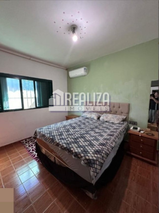 Imagem Casa com 3 Quartos à Venda, 200 m² em Vila Militar - Uberaba Imagem Casa com 3 Quartos à Venda, 200 m² em Vila Militar - Uberaba