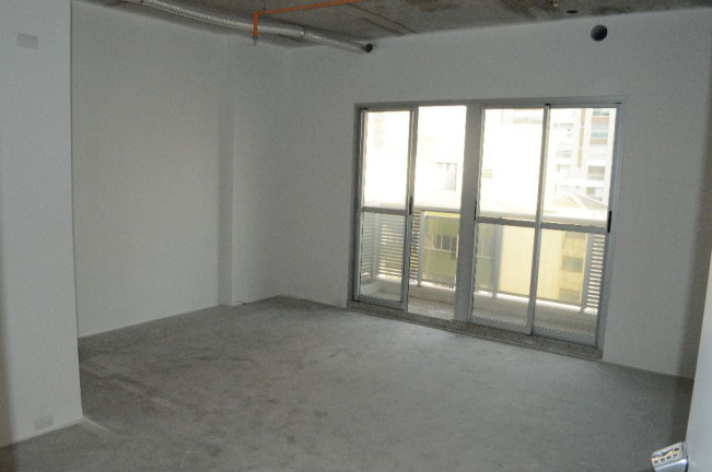 Sala Comercial à Venda ou Locação, 33 m² em Consolação - São Paulo