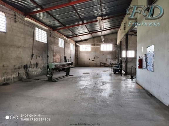 Galpão à Venda, 950 m² em Terra Preta - Mairiporã