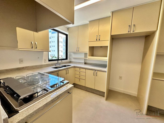 Imagem Apartamento com 4 Quartos à Venda, em Centro - Florianópolis Imagem Apartamento com 4 Quartos à Venda, em Centro - Florianópolis