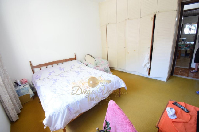 Imagem Casa com 6 Quartos à Venda, 361 m² em Vale Do Paraíso - Teresópolis Imagem Casa com 6 Quartos à Venda, 361 m² em Vale Do Paraíso - Teresópolis