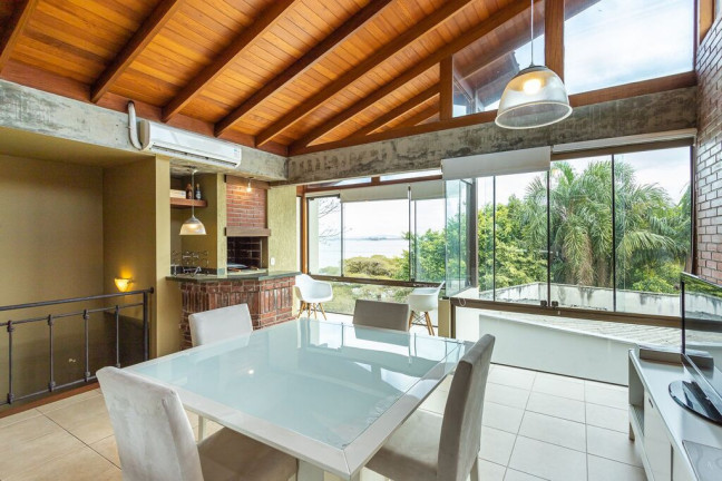 Imagem Casa de Condomínio com 3 Quartos à Venda, 200 m² em Vila Assunção - Porto Alegre