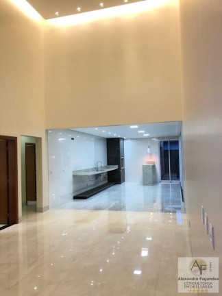 Imagem Casa com 4 Quartos à Venda, 200 m² em Jardins Lisboa - Goiânia Imagem Casa com 4 Quartos à Venda, 200 m² em Jardins Lisboa - Goiânia
