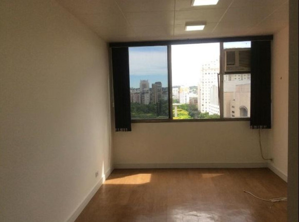 Sala Comercial à Venda, 20 m² em Jardim Paulistano - São Paulo