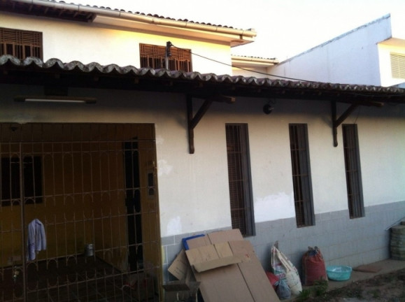 Imagem Casa com 5 Quartos à Venda, 260 m² em Candelária - Natal Imagem Casa com 5 Quartos à Venda, 260 m² em Candelária - Natal