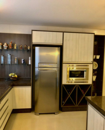 Sobrado à Venda, 400 m² em Zona V - Umuarama